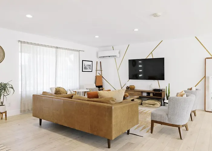 Modern Southwest Retreat With Pool Near Old Town