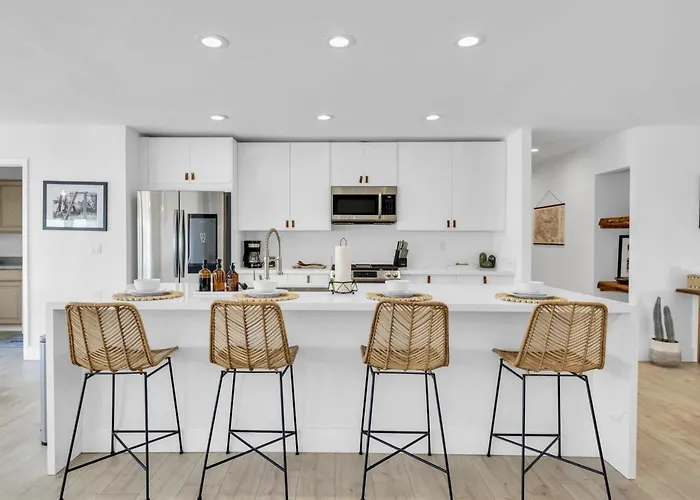Holiday home Modern Southwest Retreat With Pool Near Old Town