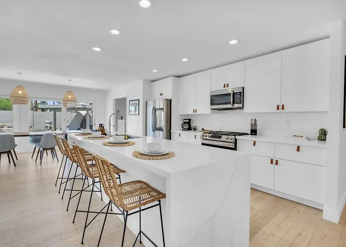 Holiday home Modern Southwest Retreat With Pool Near Old Town *