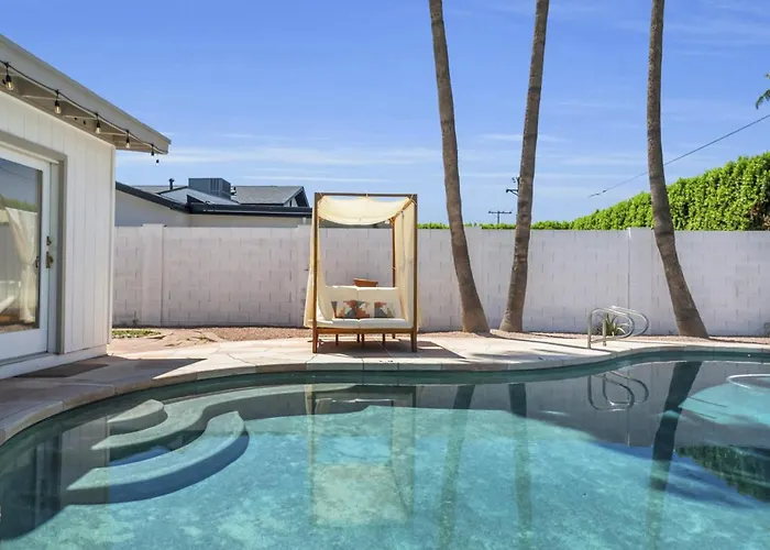 Holiday home Modern Southwest Retreat With Pool Near Old Town *