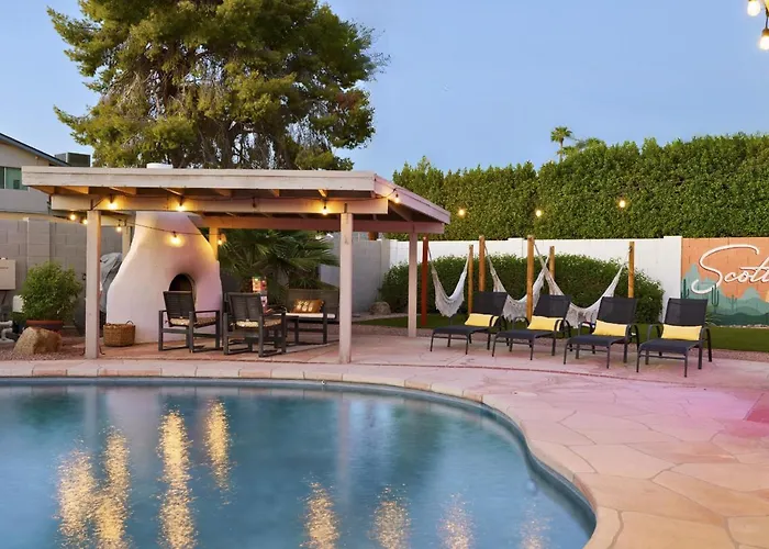 Holiday home Modern Southwest Retreat With Pool Near Old Town